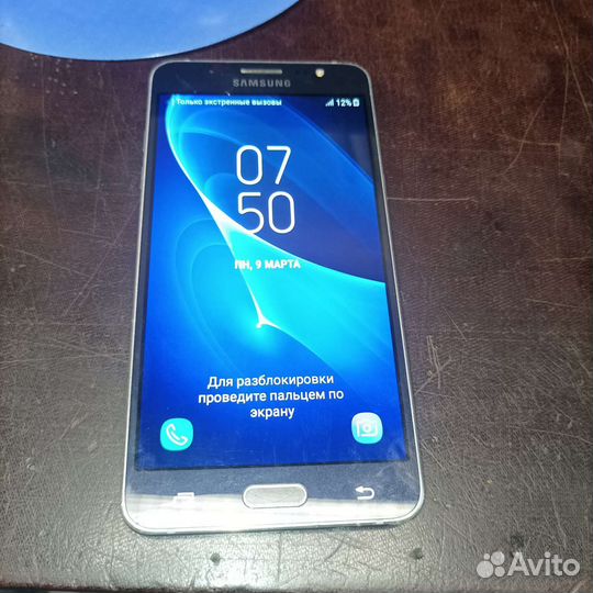 Смартфон Samsung galaxy j5