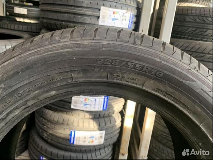 Tracmax X-Privilo H/T 225/55 R18 98H