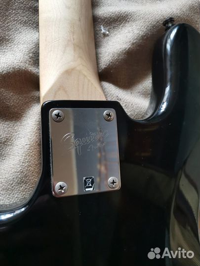 Бас гитара Fender Squier J bass