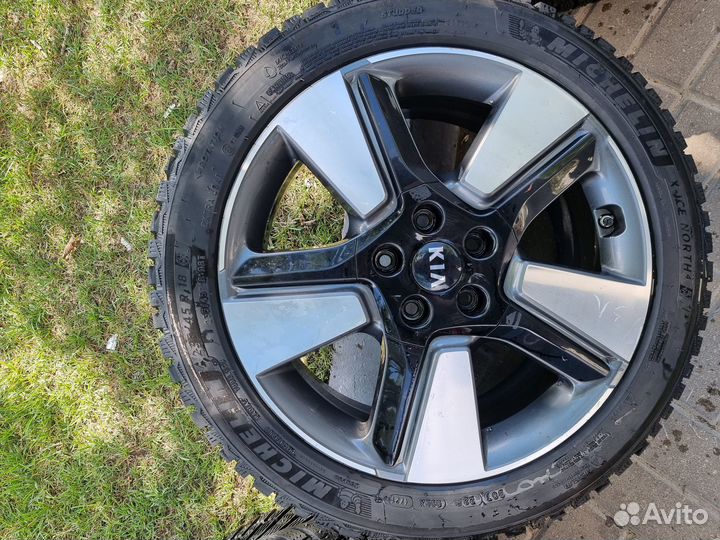 Оригинальные диски r18 kia soul с зимней резиной