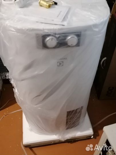 Водонагреватель Electrolux