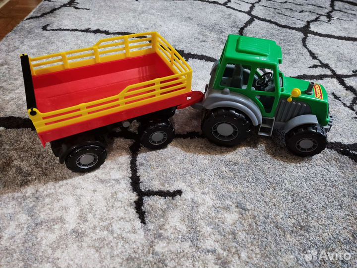 Трактор с прицепом игрушка