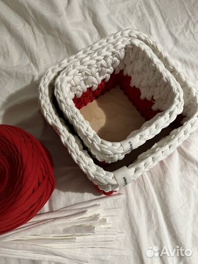 Вязаные корзинки ручной работы