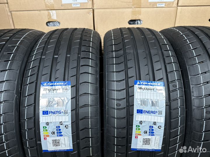 Triangle EffeXSport TH202 215/55 R17 99V