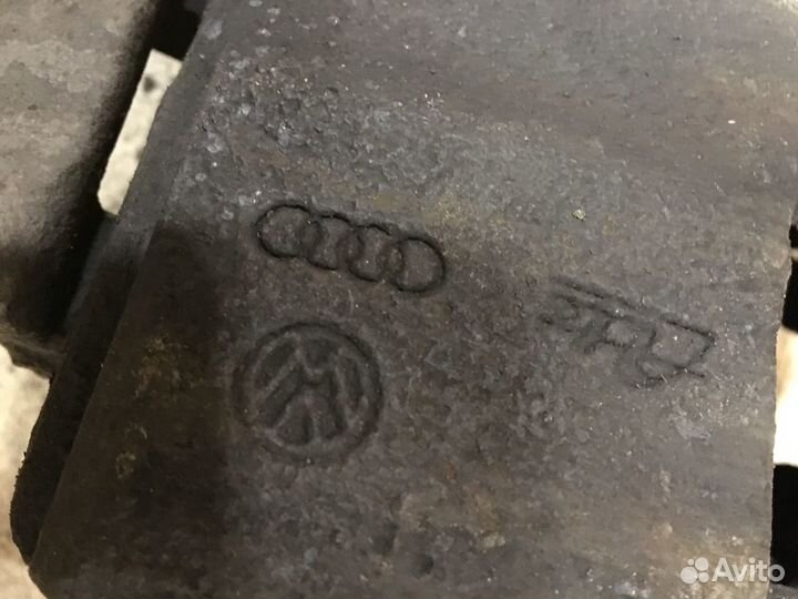 Суппорт передний тормозной VW Passat CC 2011г