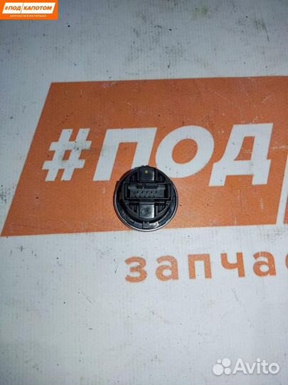 Кнопка запуска двигателя BMW 3 E90 2005