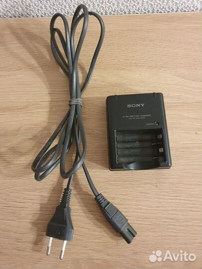 Зарядное устр-во для батареек аа, ааа, Sony, BS-CS