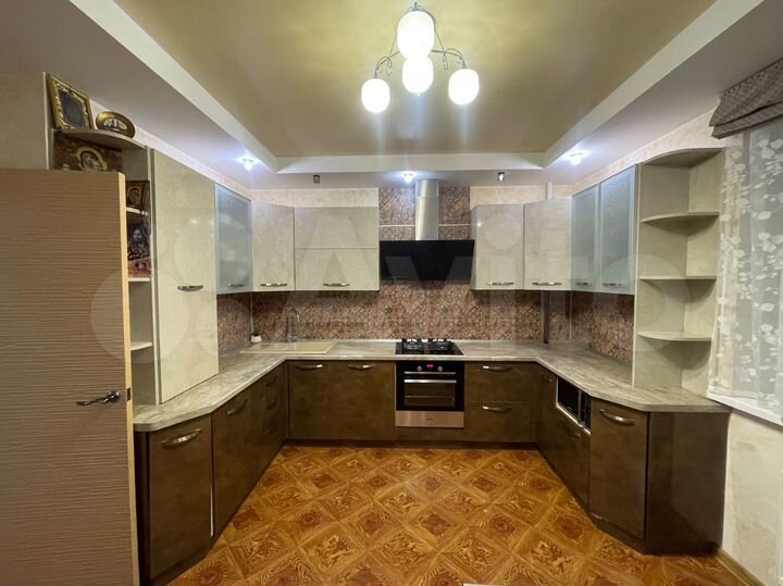 3-к. квартира, 100 м², 5/9 эт.