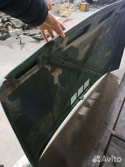 Капот на ниву