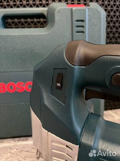 Лобзик Bosch с регулировкой 700W