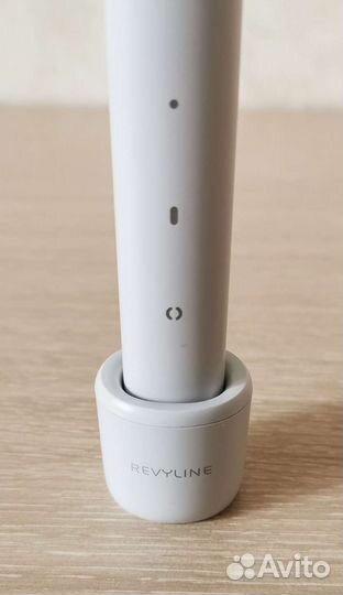 Электрическая зубная щетка Revyline RL 050