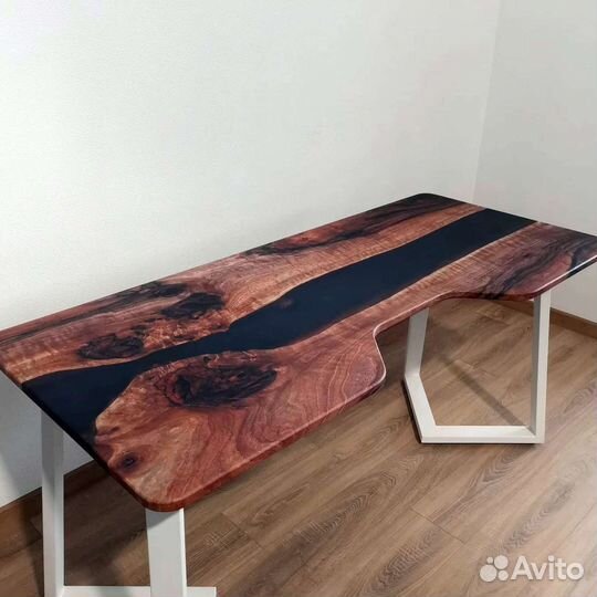 Письменный стол. Компьютерный стол