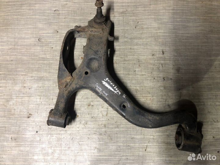 Рычаг передний нижний левый Дискавери 3