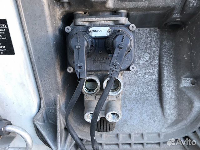 Кран тормозной Mercedes Benz Actros