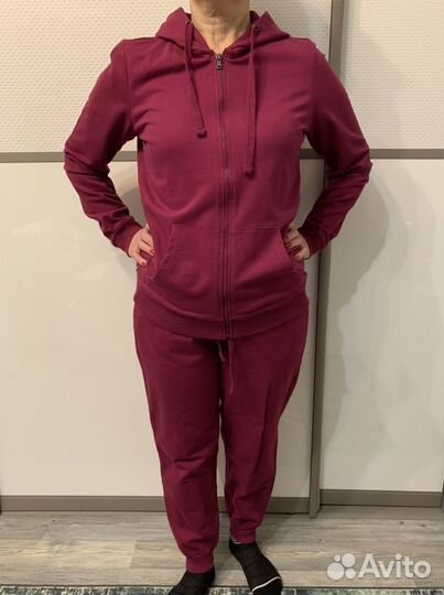 Костюм спортивный женский новый размер 48
