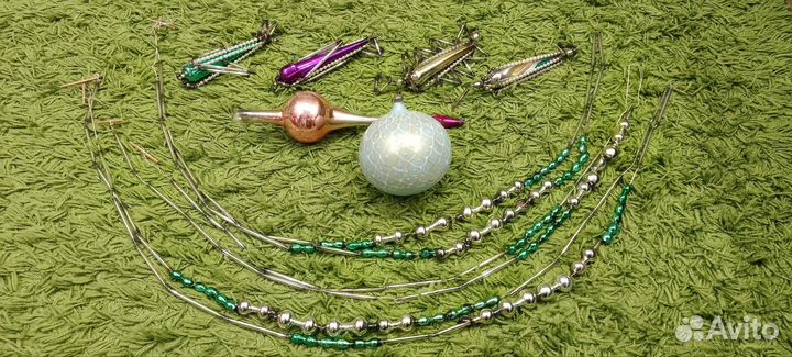 Елочные игрушки разные стеклянные снежные шары