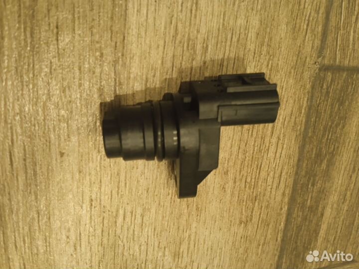 Датчик положения распредвала Honda Fit (L13A)