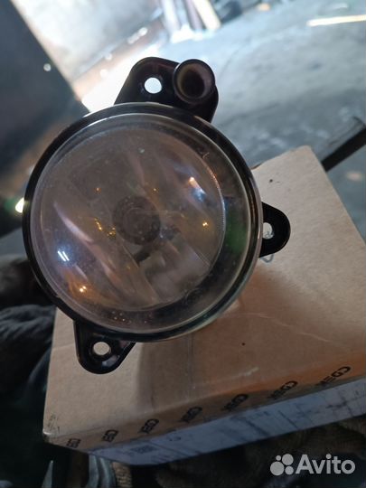 Противотуманная левая фара touareg