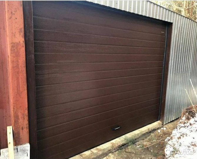 Секционные гаражные ворота