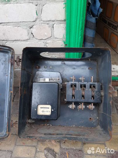 Рубильники и конденсаторы