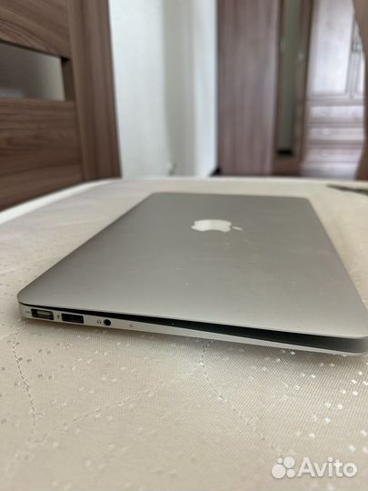 Apple MacBook Air 13.3 2011 год
