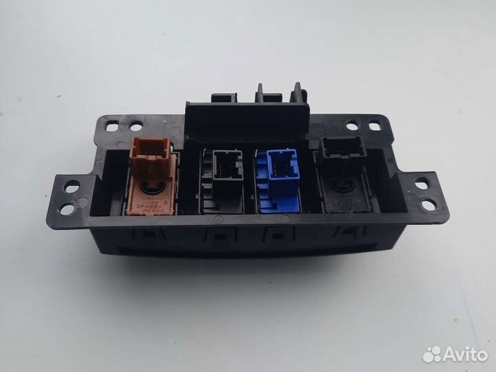 Блок управления подогревом сидений Infiniti Fx35