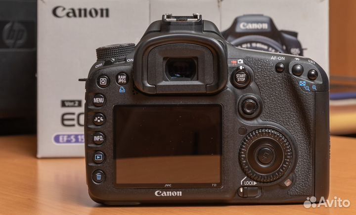 Зеркальный фотоаппарат canon EOS 7D Kit