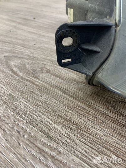 Фара передняя левая Ford Fiesta хетчбэк 5-ти дв