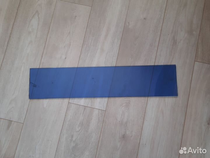 Синее стекло, полка