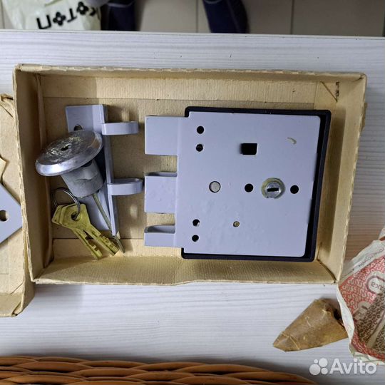 Замок гаражный накладной