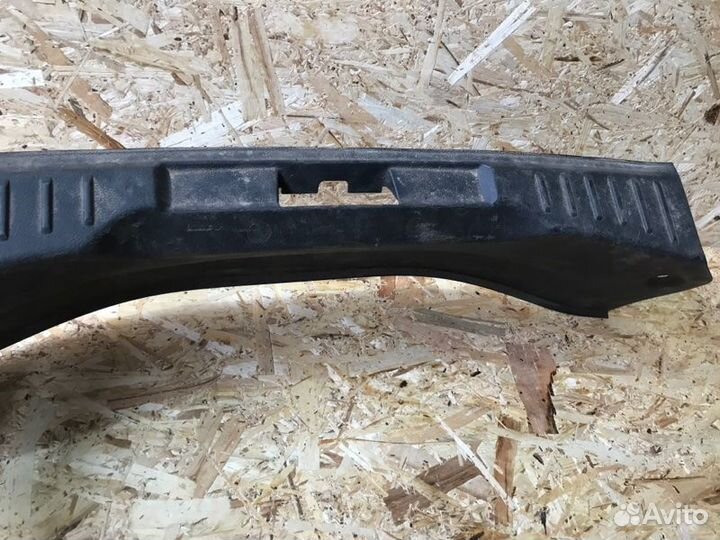 Обшивка багажника задняя Ford Focus седан iqdb