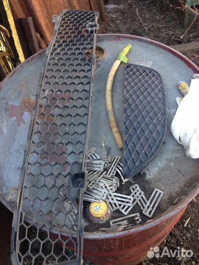 Решетка переднего бампера митсубиси Лансер 10