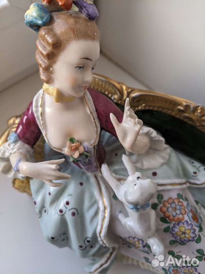 Статуэтка Дама с собачкой