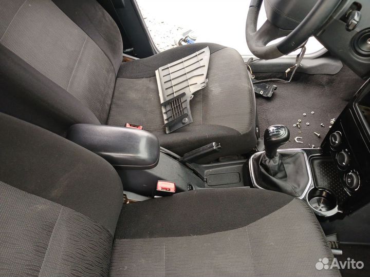 Панель торпеда priora 2