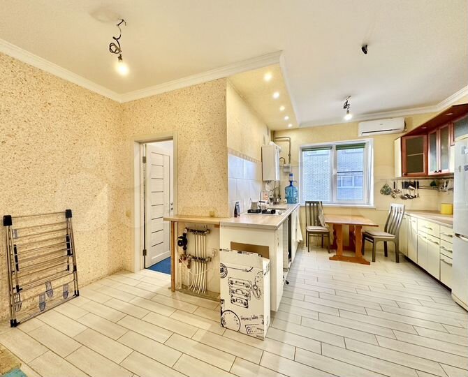 3-к. квартира, 72 м², 1/4 эт.