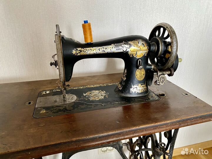 Швейная машинка зингер