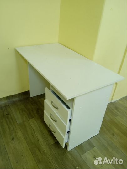 Компьютерный стол письменный стол