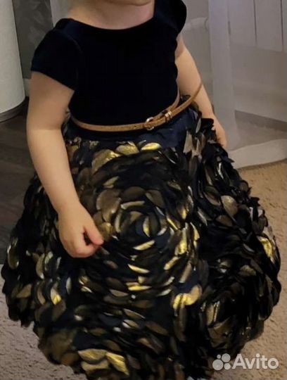 Платье нарядное с пышной юбкой