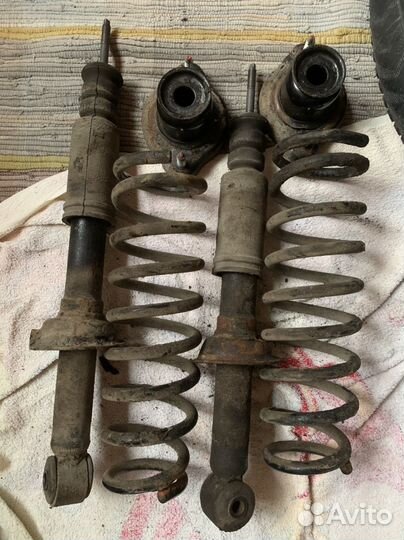 Задние пружины + стойки Outlander III