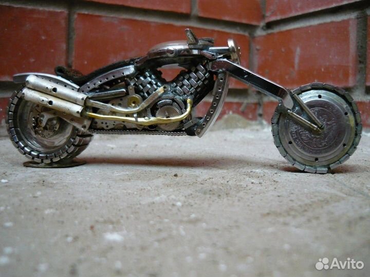 Мотоцикл сувенирный ручная работа, детали часов №4