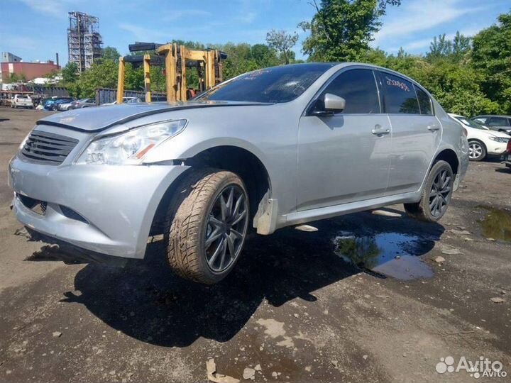 Накладка центральной консоли (торпеда) Infiniti G