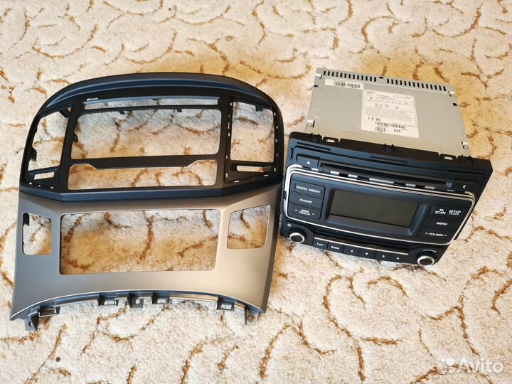 Магнитола H-1 2016 г в. (родная)