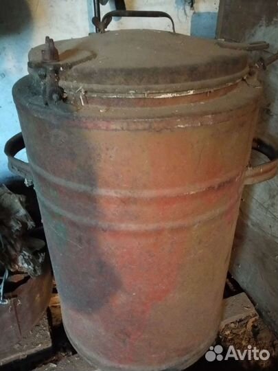 Термос, ящик, емкость