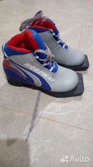 Лыжные ботинки