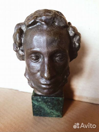 Бюст А.С. Пушкин