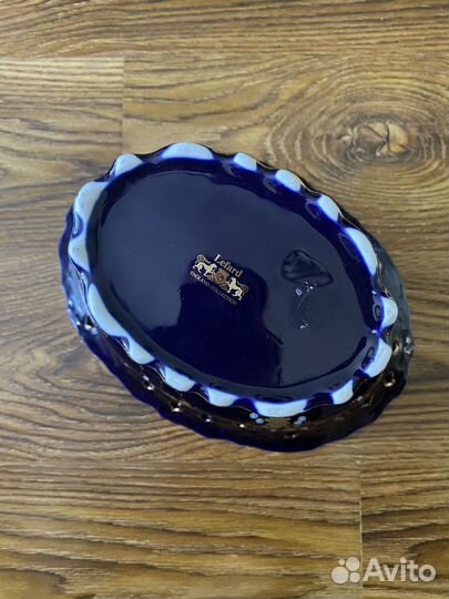 Ваза для фруктов на ножке