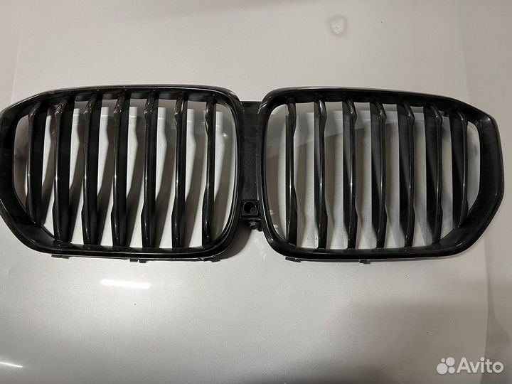 Решетка радиатора (под камеру) bmw 20240006541