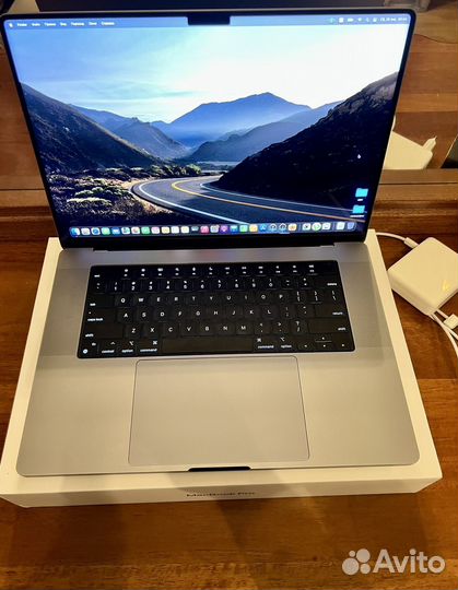 Apple Macbook Pro M1Pro 1Tb 16Gb как новый