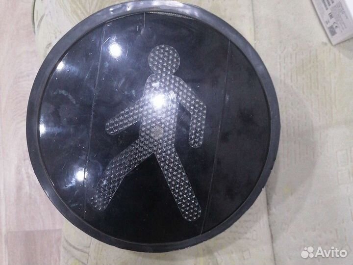 Светофор дорожный