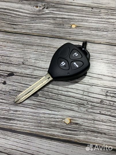 Ключ Тойота Камри 50